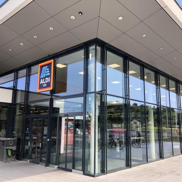 Neubau eines Einkaufzentrums in Kenzingen mit einem ALDI Lebensmittelmarkt, einem dm Drogeriefachmarkt und einem Fahrradhändler
